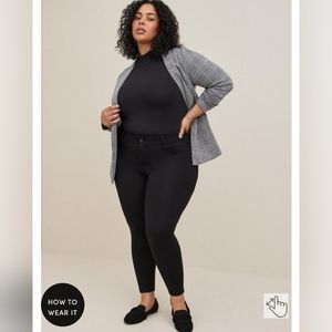 Torrid BOMBSHELL SKINNY STUDIO LUXE PONTE HIGH-RISE PANT